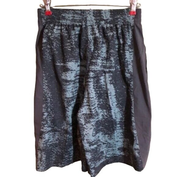 Nike Shield Boys Basketball Shorts Size XXL Elastic Waistband - Picture 2 of 6